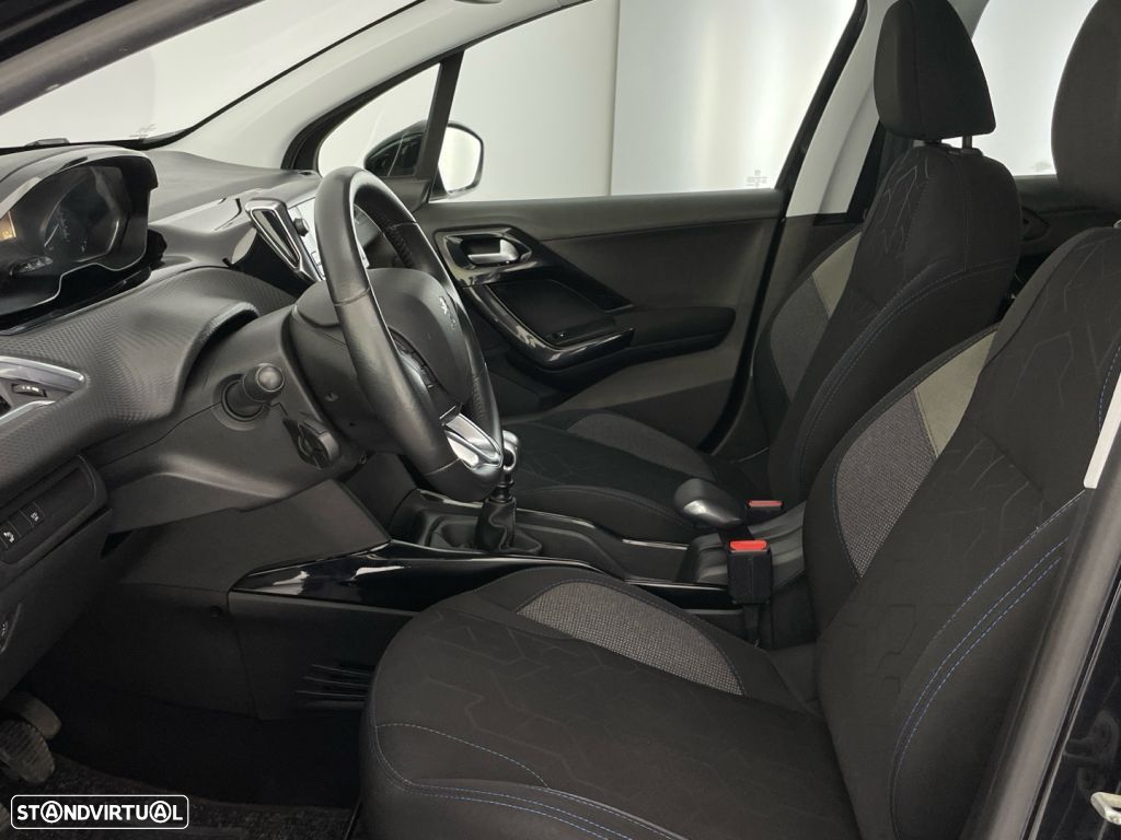 Peugeot 2008 1.2 PureTech Signature - 11