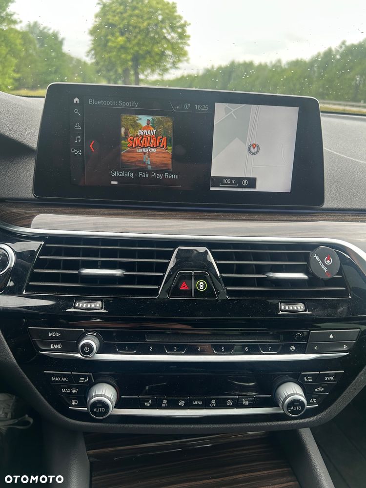 BMW Seria 5 530i xDrive Sport Line - 25