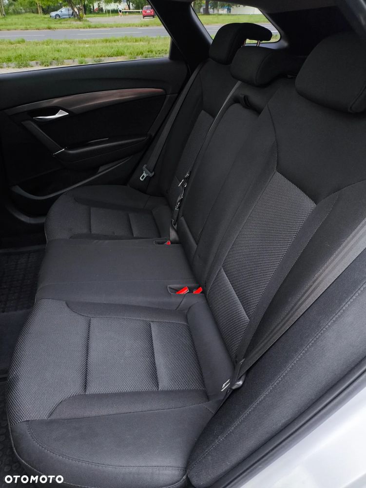 Hyundai i40 1.7 CRDi Comfort + - 25