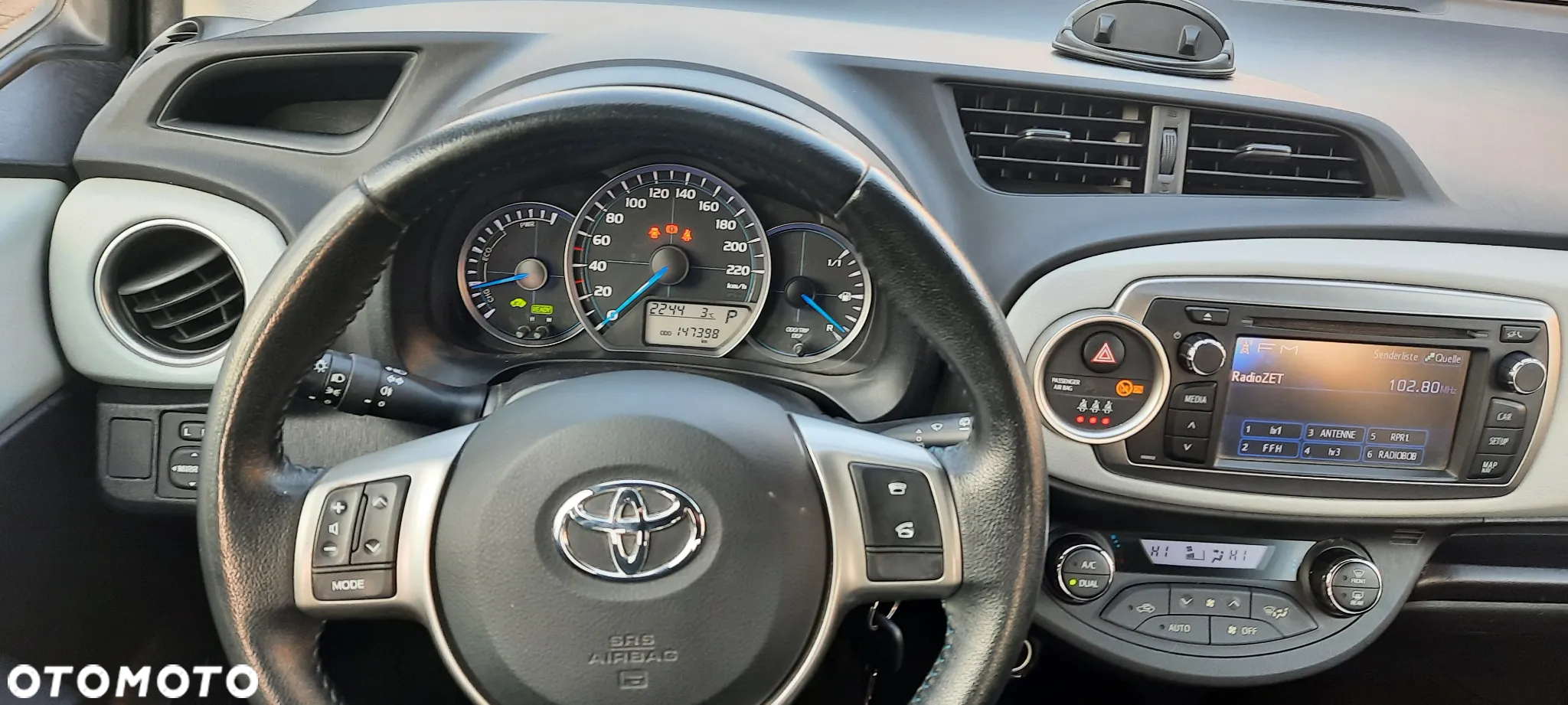 Toyota Yaris Hybrid 100 Dynamic - 12