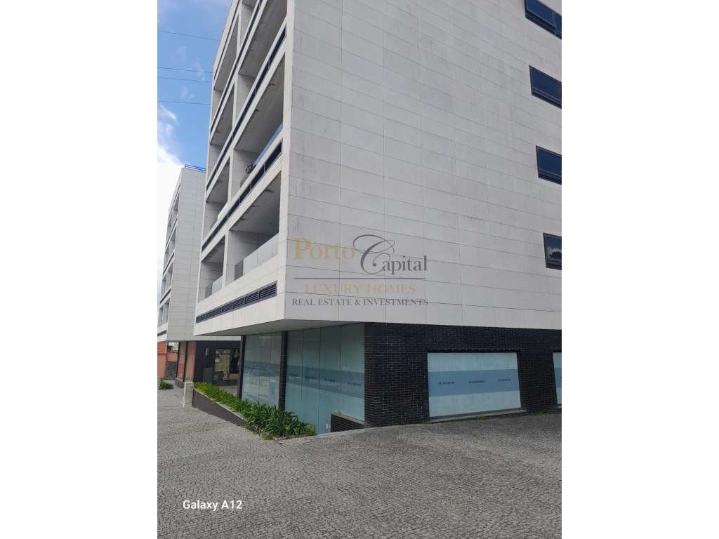FANTASTICA LOJA COM 245 M2 EM MATOSINHOS, JUNTO AO METRO PARA QUALQ... - Grande imagem: 4/20