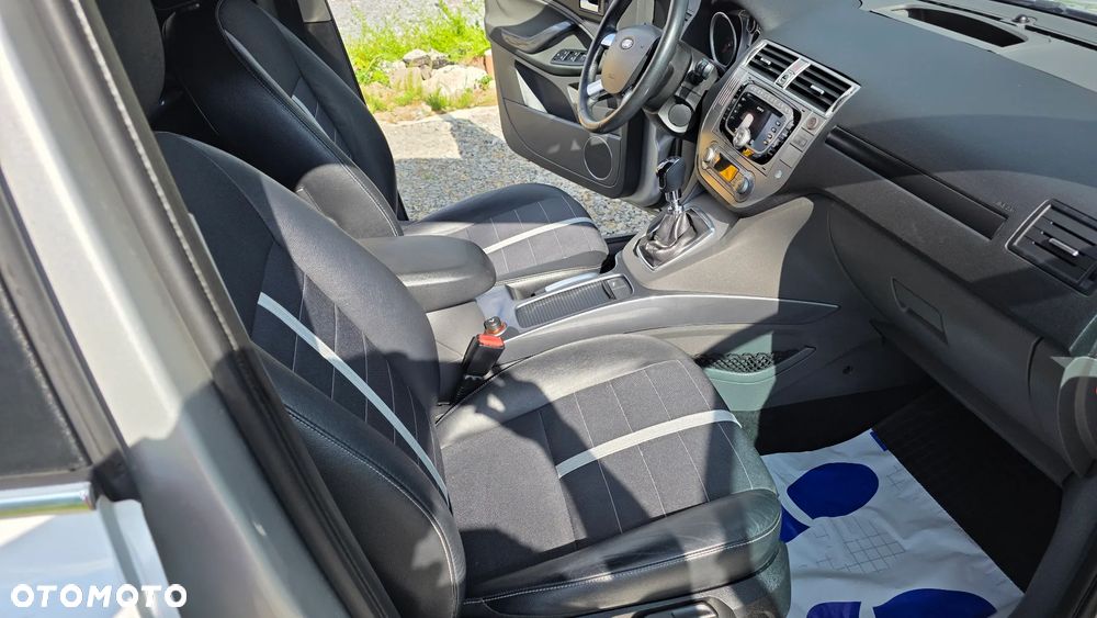 Ford Kuga 2.0 TDCi 2x4 Titanium - 18