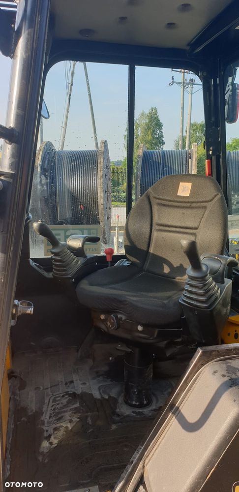 JCB 1CX - 9