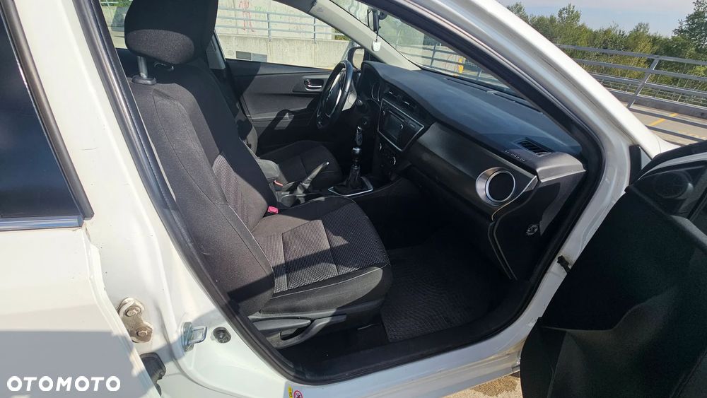 Toyota Auris 1.4 D-4D Premium - 12