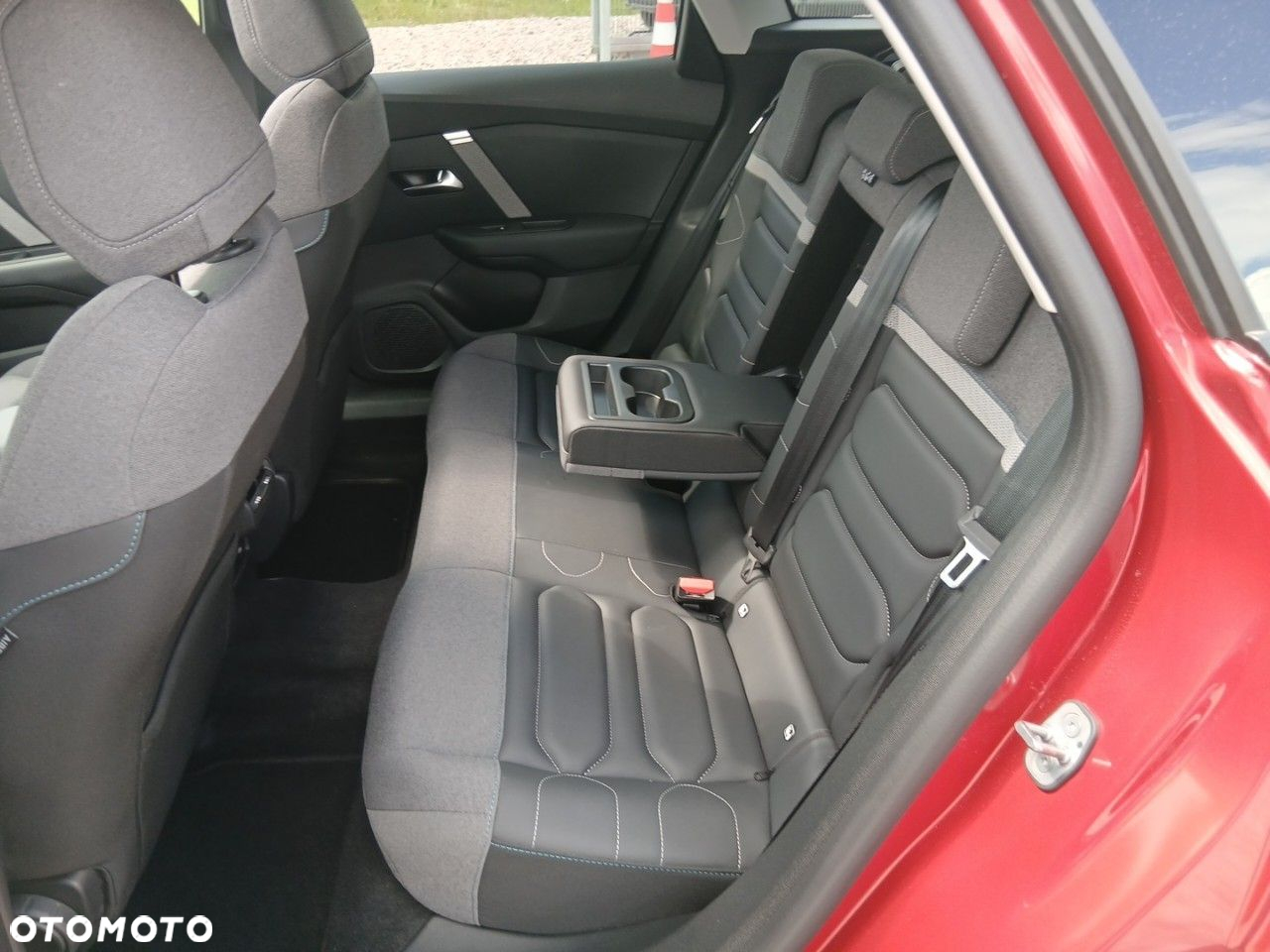 Citroën C4 1.2 PureTech Max S&S EAT8 - 10