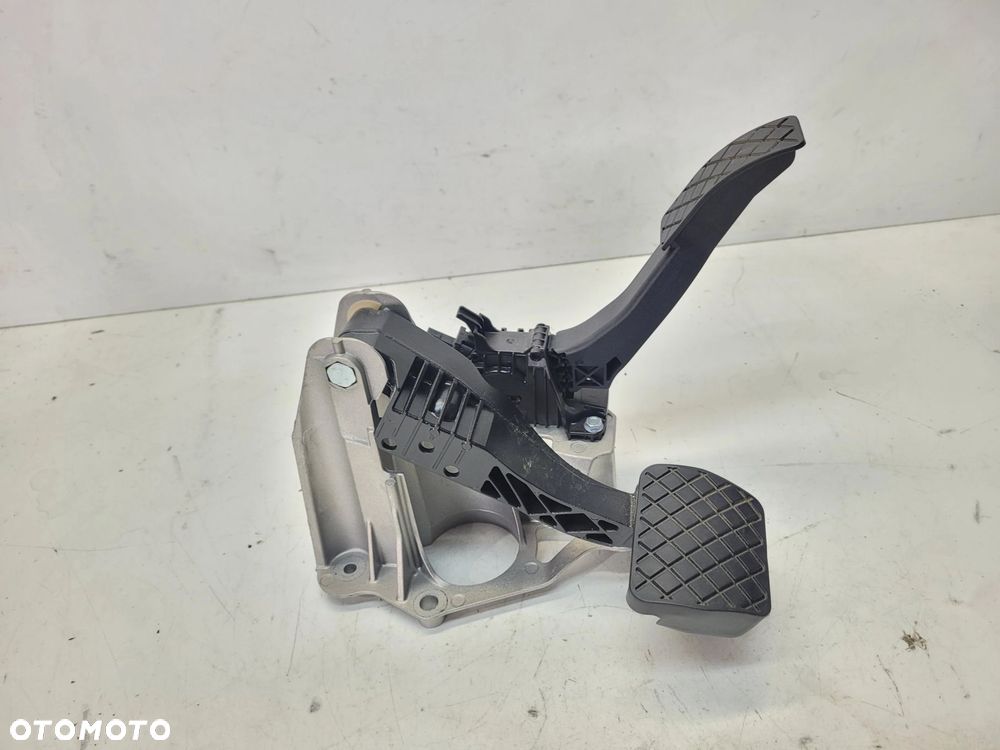 PEDAŁY STELAŻ AUDI Q4 E-TRON VW SEAT SKODA 1EC723058G 1EC723503 - 2
