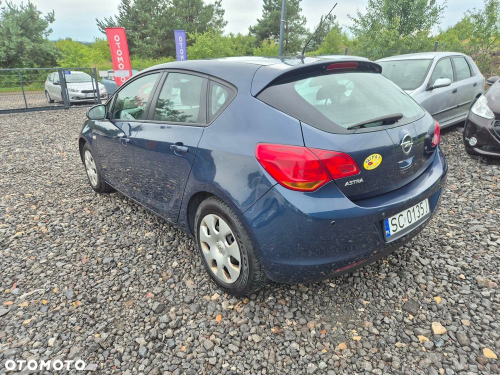 Opel Astra 1.6 Essentia - 5