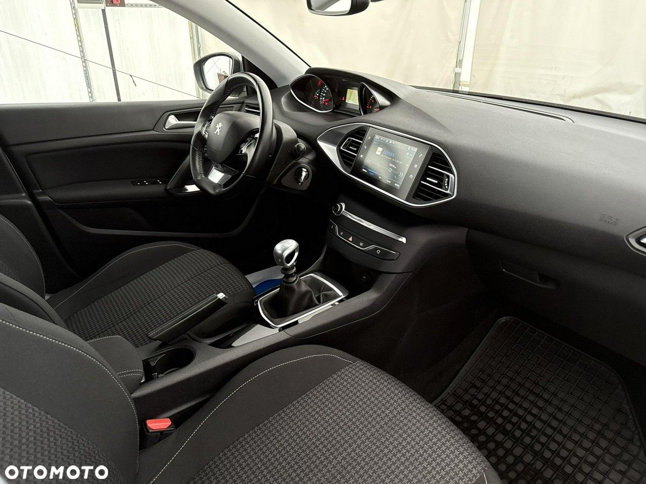 Peugeot 308 - 25