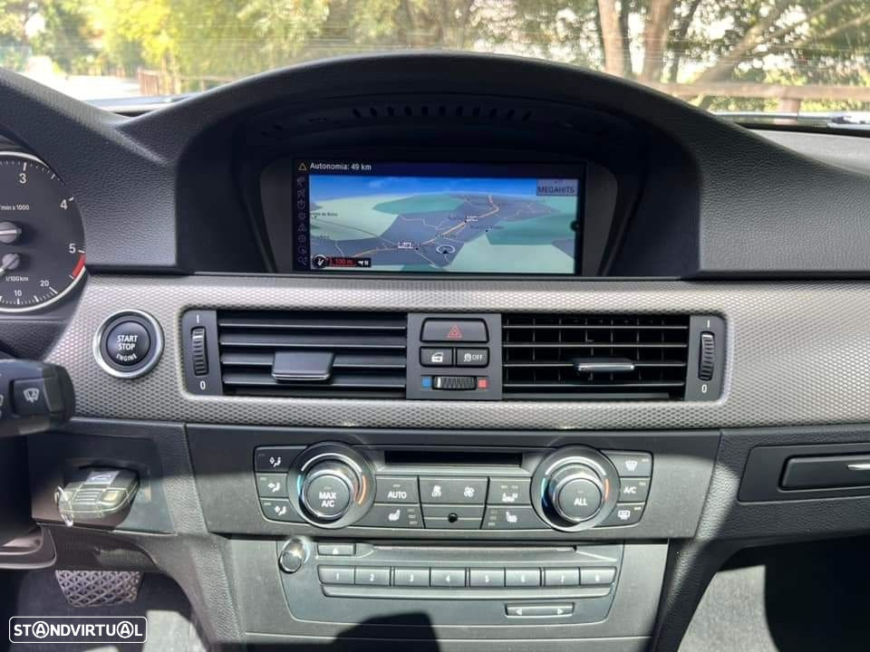 BMW 320 d Coupe Edição M Auto - 16