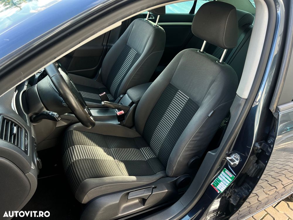 Volkswagen Jetta 1.9 TDI DPF United - 19