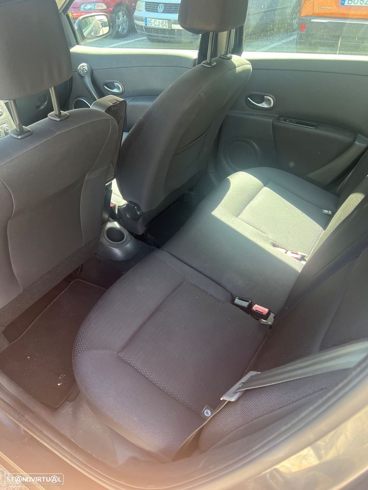 Renault Clio 1.2 16V Confort - 4