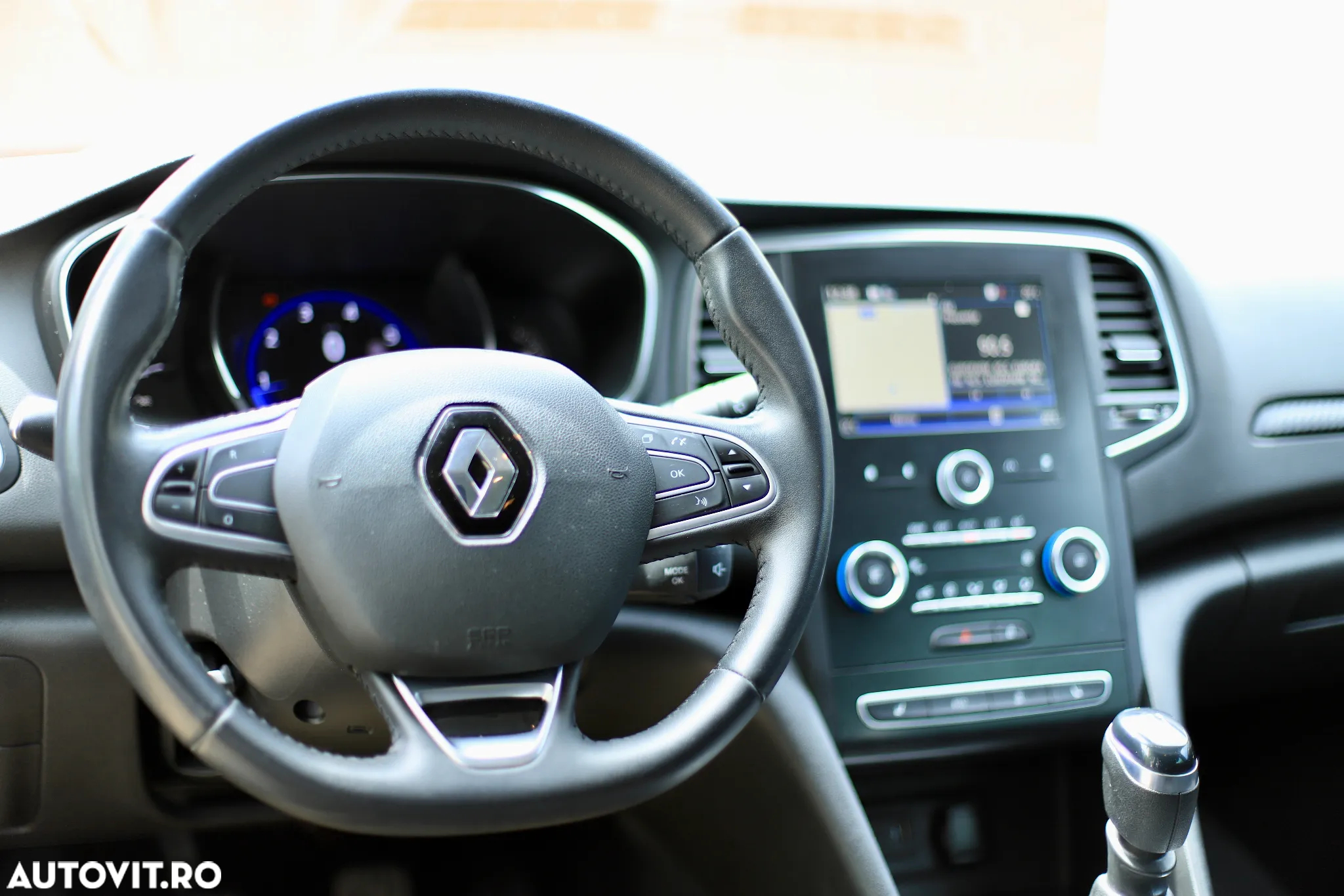 Renault Megane TCe 140 GPF LIMITED - 18
