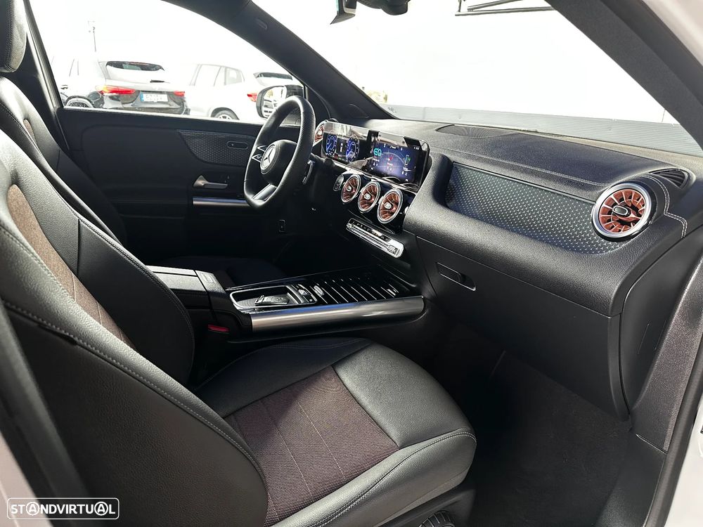 Mercedes-Benz EQA 300 4Matic Electric Art - 52