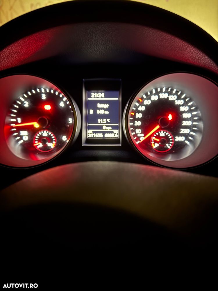 Volkswagen Golf - 8