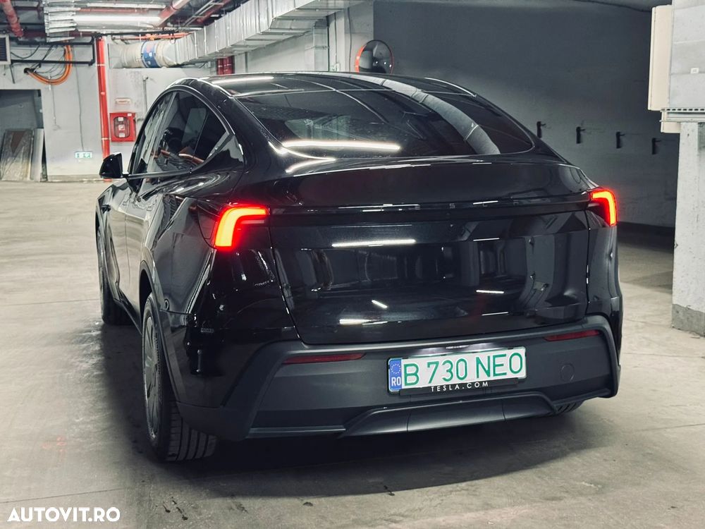 Tesla Model Y RWD - 5