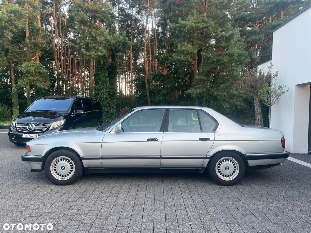BMW Seria 7 740i V8 - 5