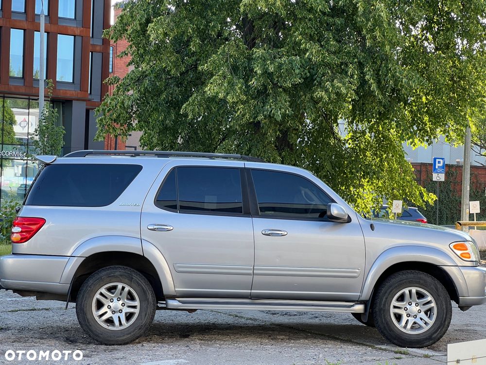 Toyota Sequoia - 4