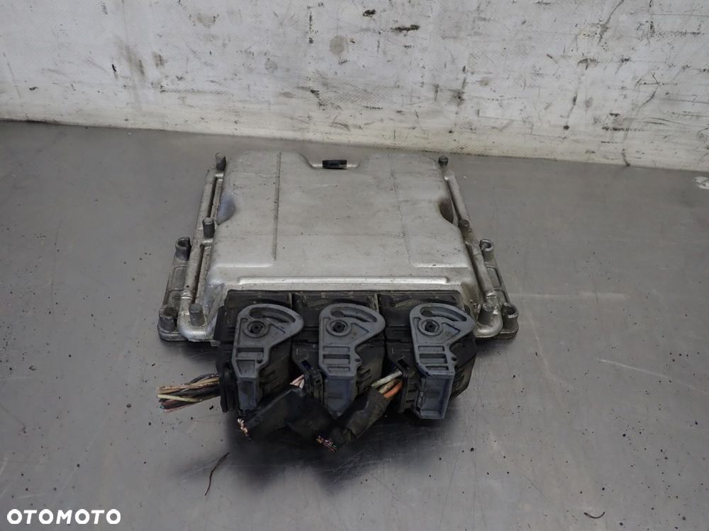 KOMPUTER SILNIKA RENAULT TRAFIC II 1.9 8200204836  0281010632 - 1