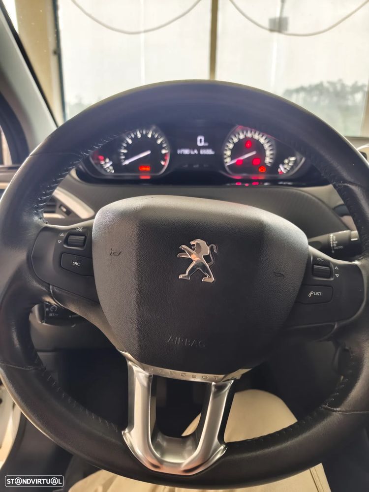 Peugeot 208 1.2 PureTech Style - 9