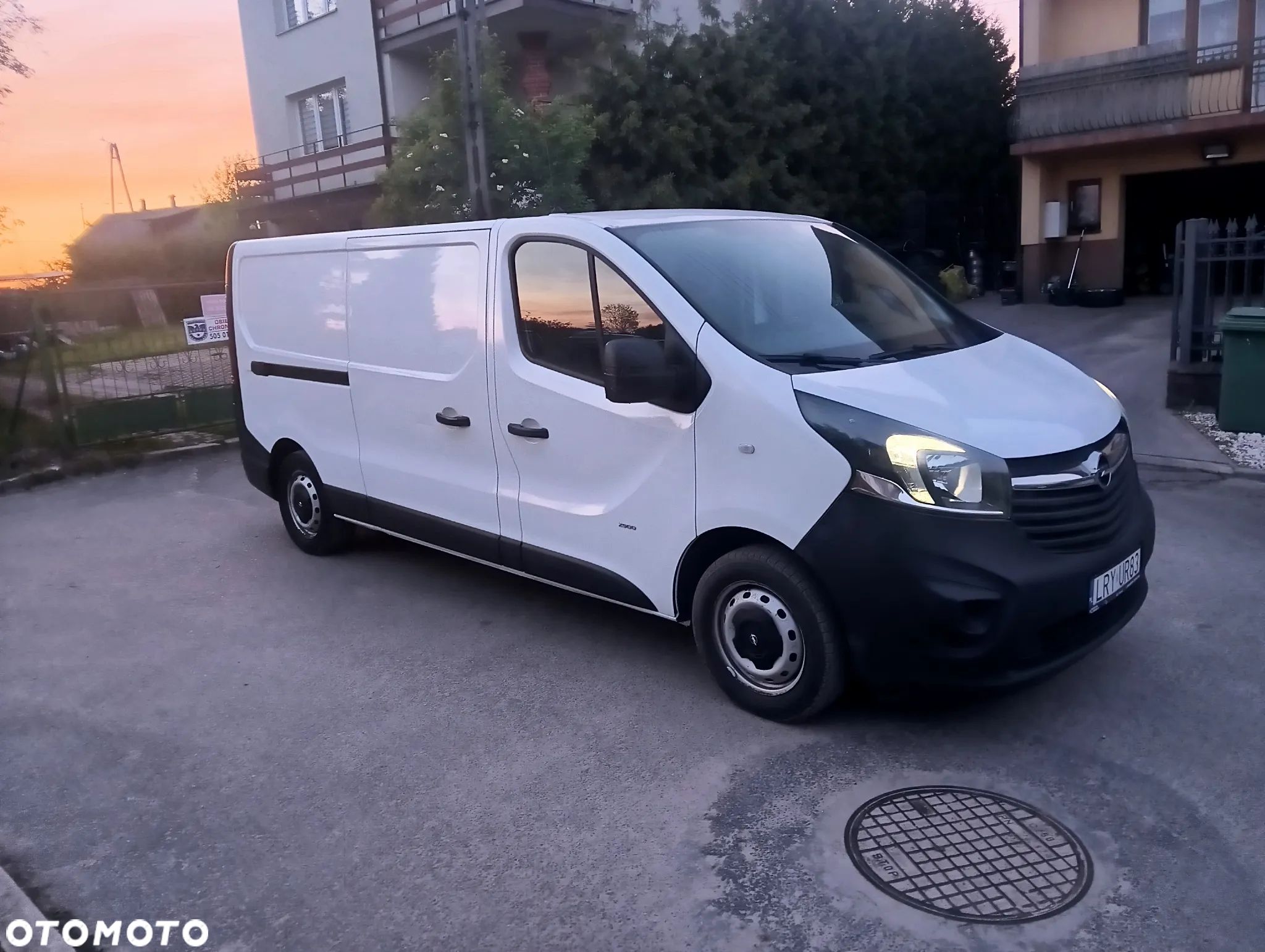 Opel Vivaro - 1