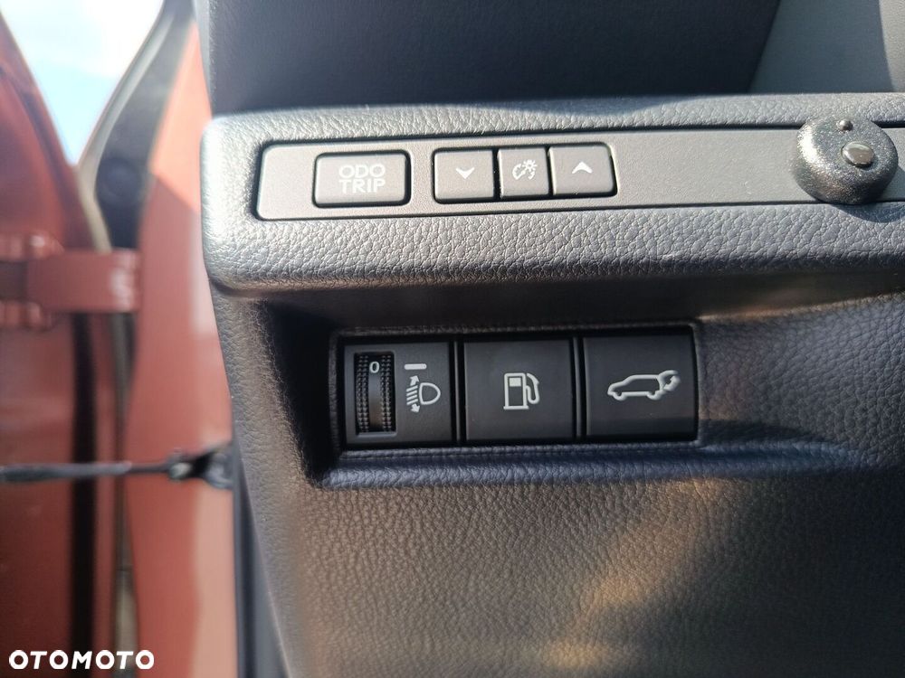 Lexus LBX 1.5 Hybrid Emotion - 21