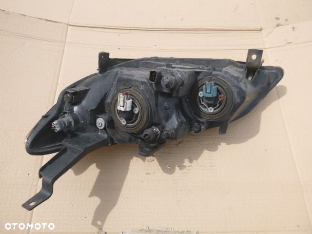 LAMPA PRAWY PRZÓD PRAWA PRZEDNIA HONDA CIVIC VII LIFT SEDAN 5D 04-06 - 24