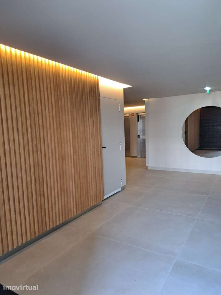 Apartamento T2 C/ Garagem Fechada - Grande imagem: 4/14