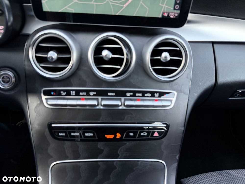 Mercedes-Benz Klasa C 220 d 9G-TRONIC Avantgarde - 24