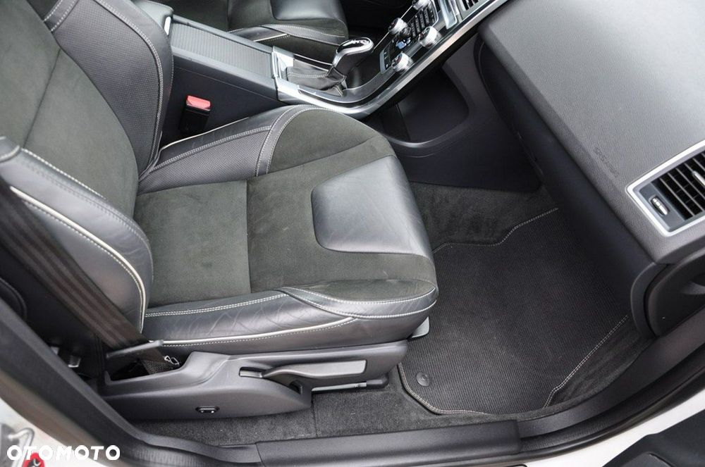 Volvo XC 60 D4 AWD Geartronic Linje Inscription - 29