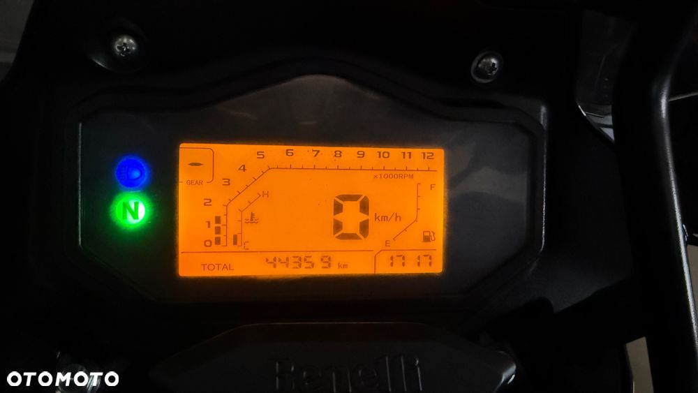 Benelli TRK 251 - 10