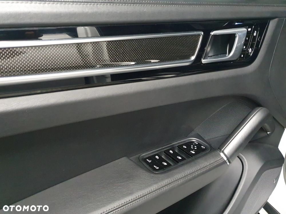 Porsche Cayenne Standard - 15