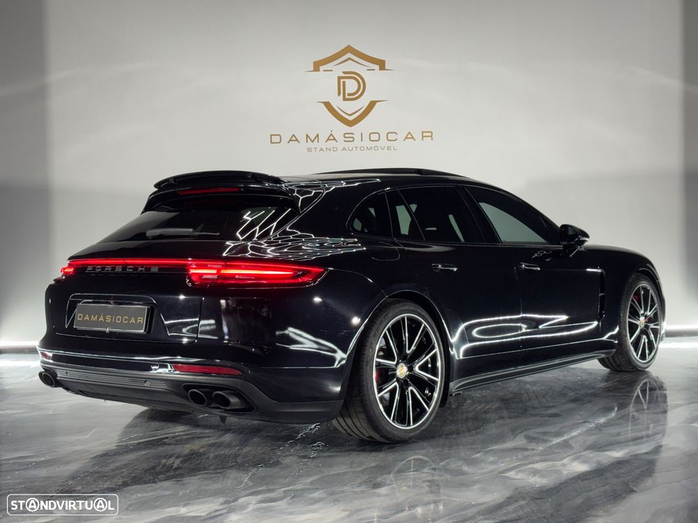 Porsche Panamera Sport Turismo 4 - 5