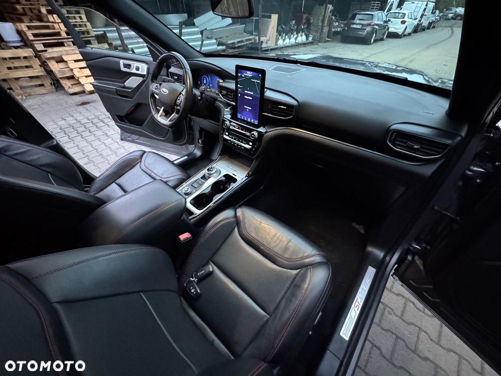 Ford Explorer - 10