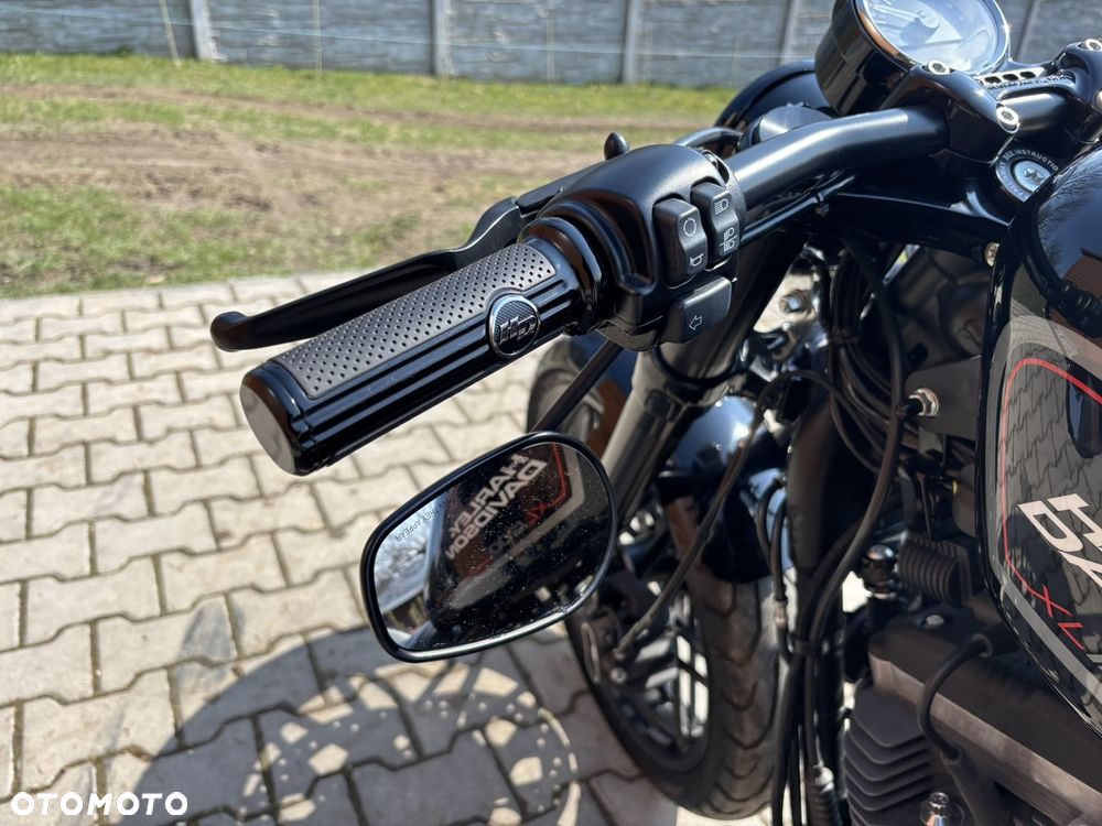 Harley-Davidson Sportster Roadster 1200R - 16