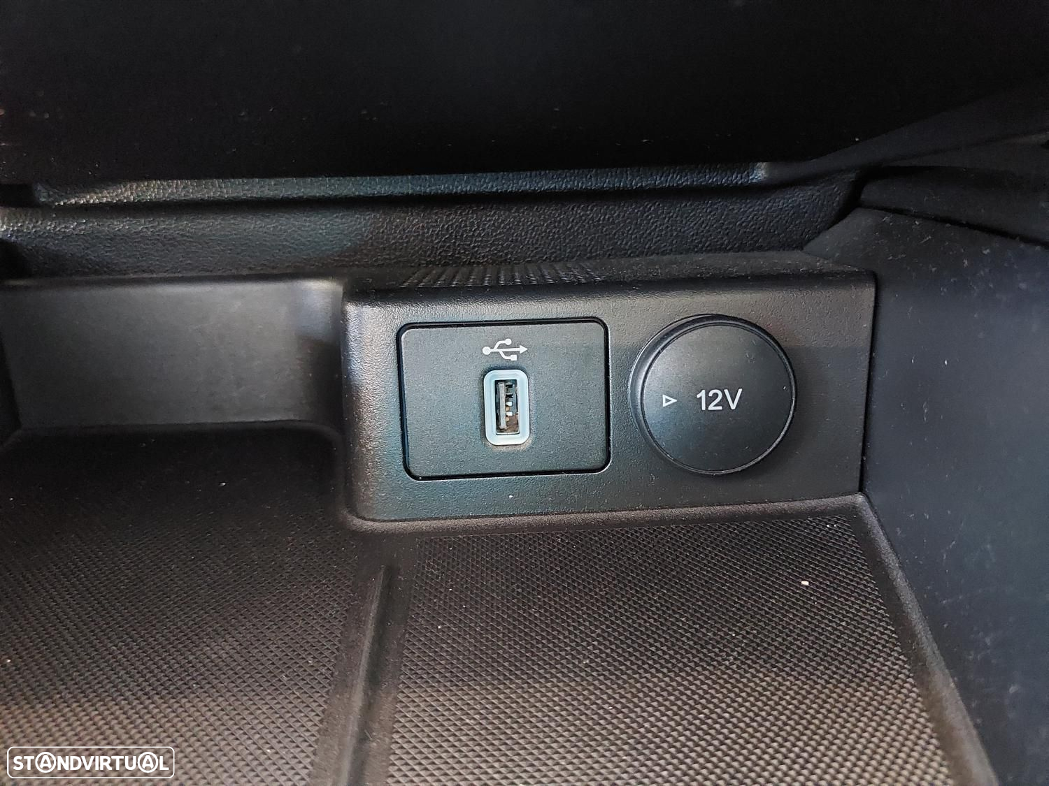 Ford Focus 1.5 TDCi EcoBlue Business - 32