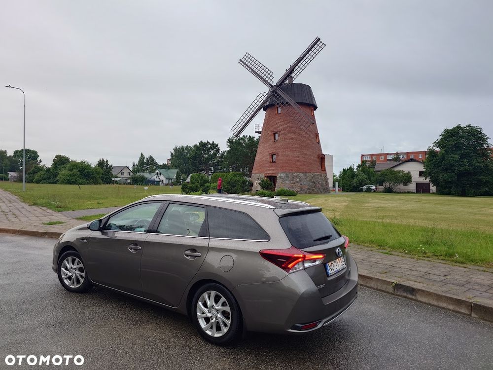 Toyota Auris - 1