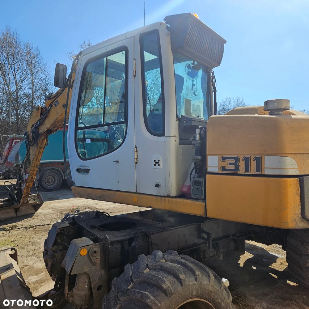 Liebherr A311 - 1