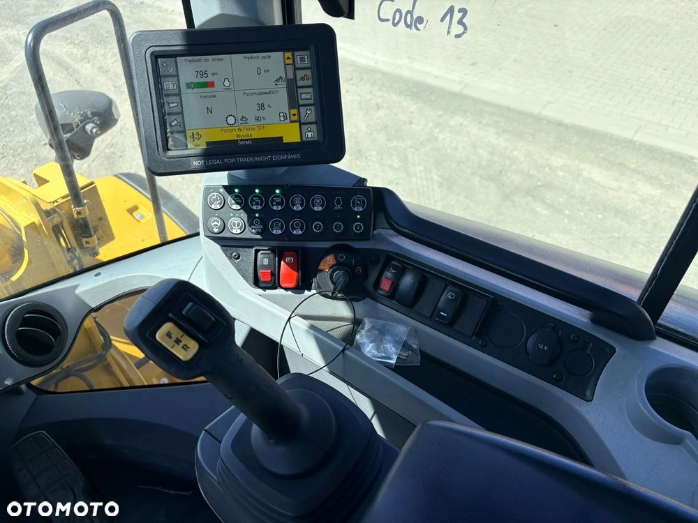 Caterpillar 930M - 26