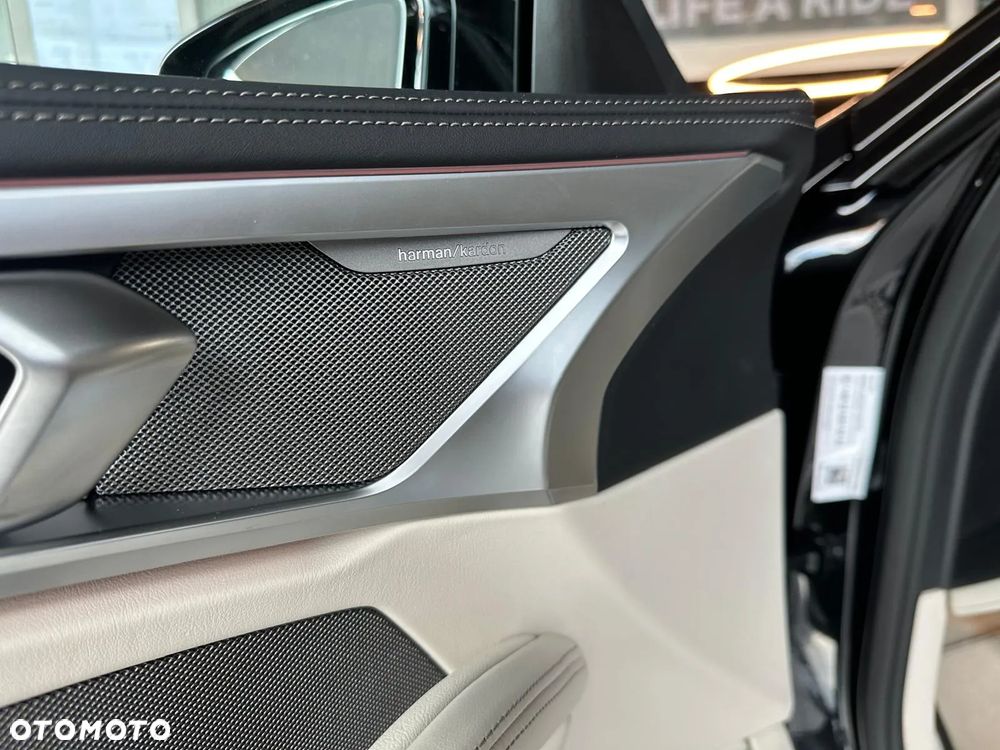 BMW Seria 8 - 17