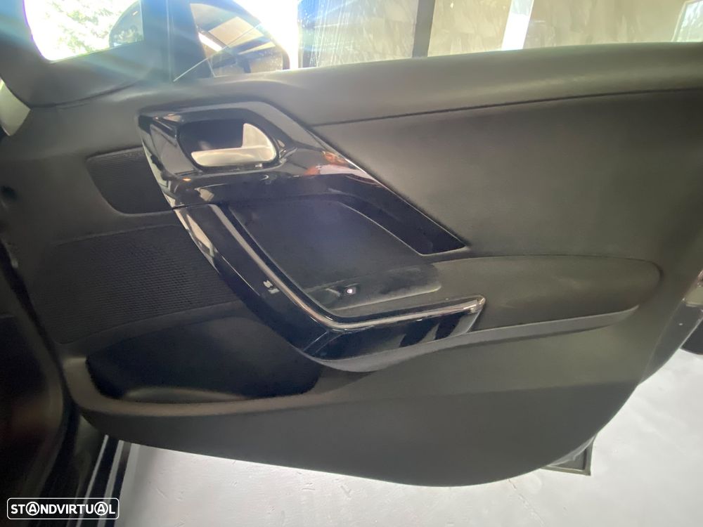 Peugeot 208 1.2 PureTech Style - 18