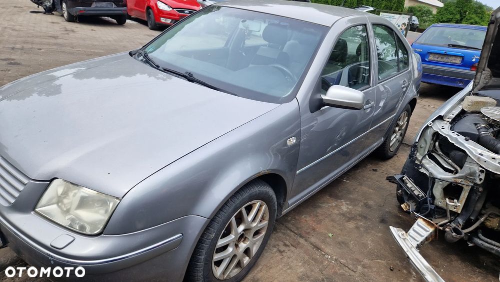 VW BORA 1,6 FSI NA CZĘŚCI - 4