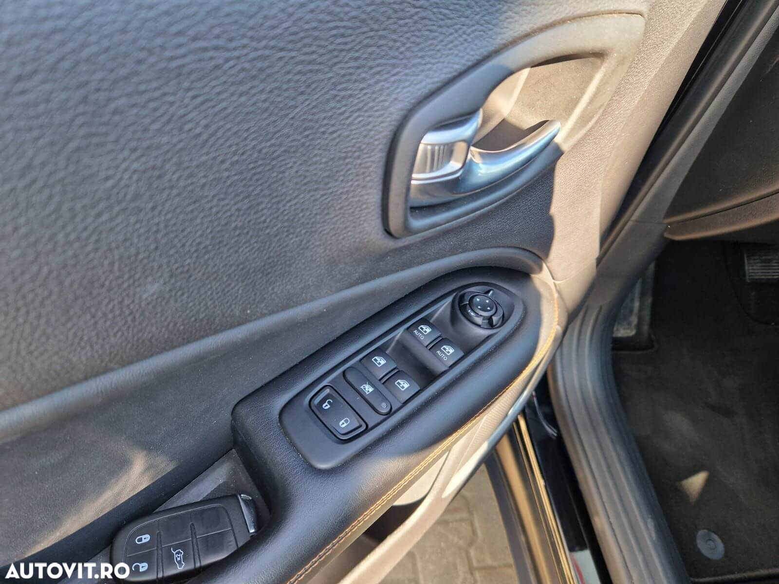 Jeep Compass - 14