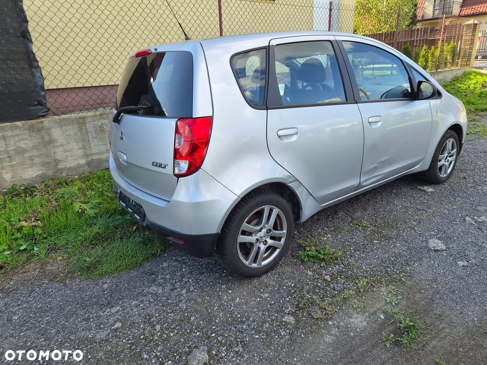 Mitsubishi Colt - 13
