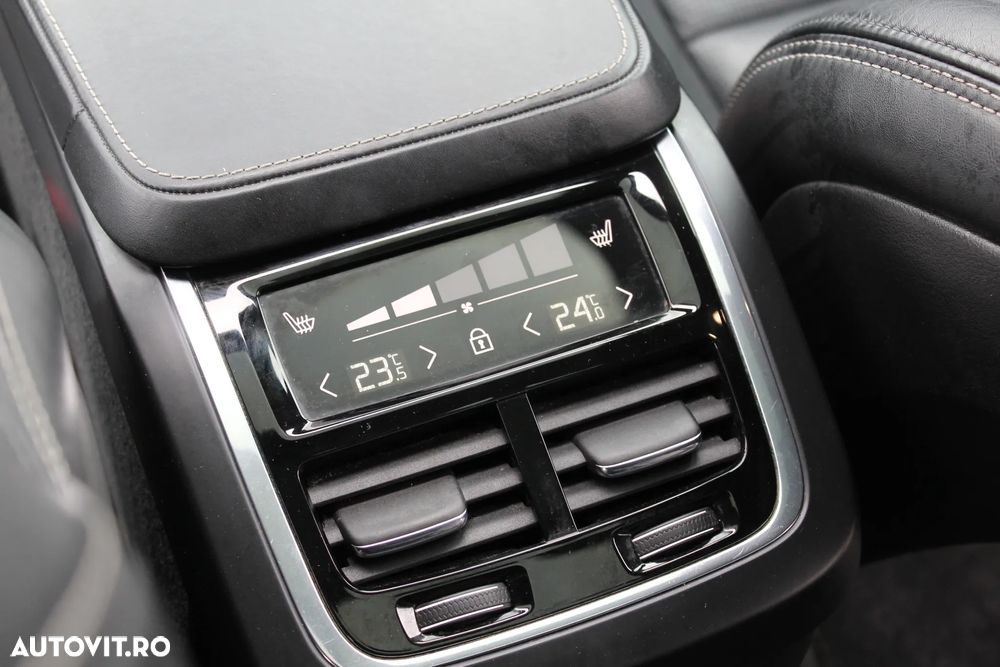 Volvo XC 90 D5 AWD Geartronic RDesign - 9