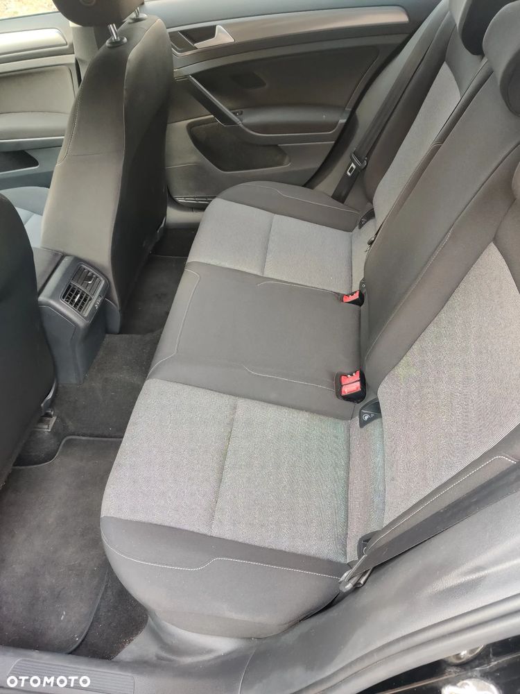 Volkswagen Golf 1.6 TDI DPF BlueMotion - 16