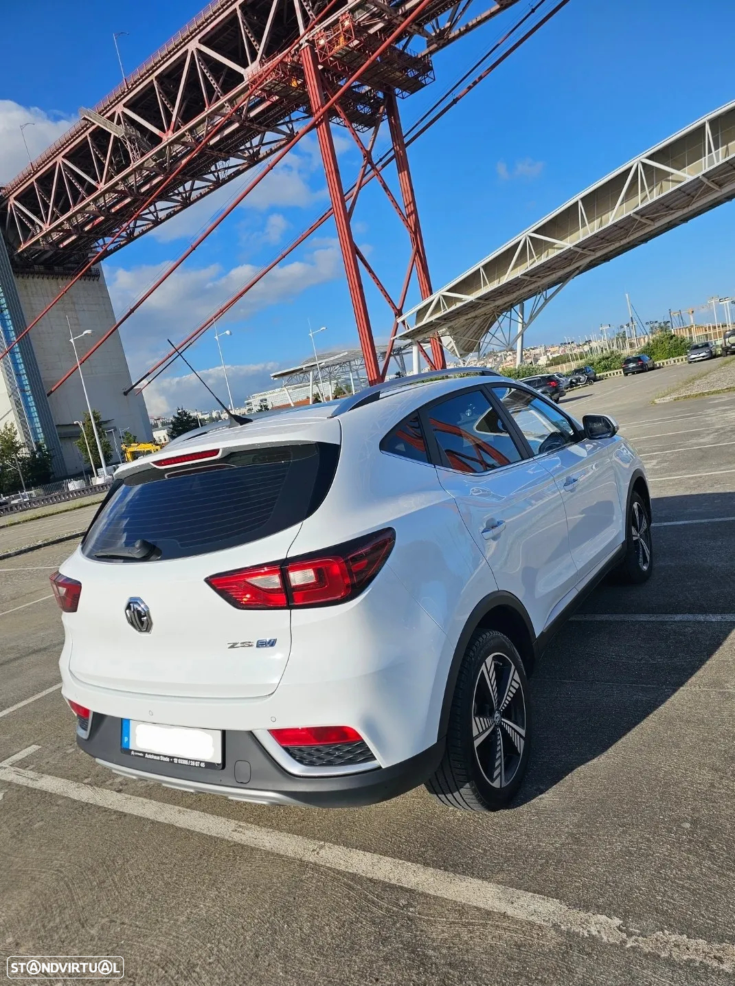 MG ZS EV 44.5 kWh Luxury - 19