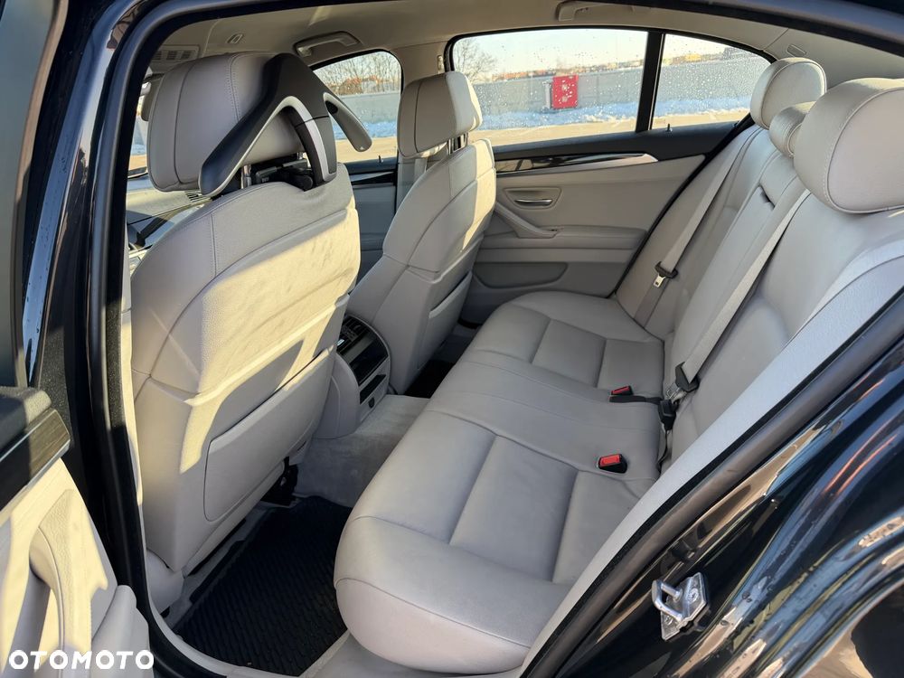 BMW Seria 5 535d xDrive - 10