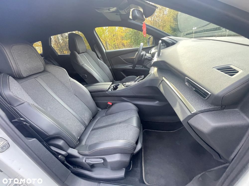 Peugeot 3008 1.6 PureTech GPF GT Line S&S EAT8 - 32