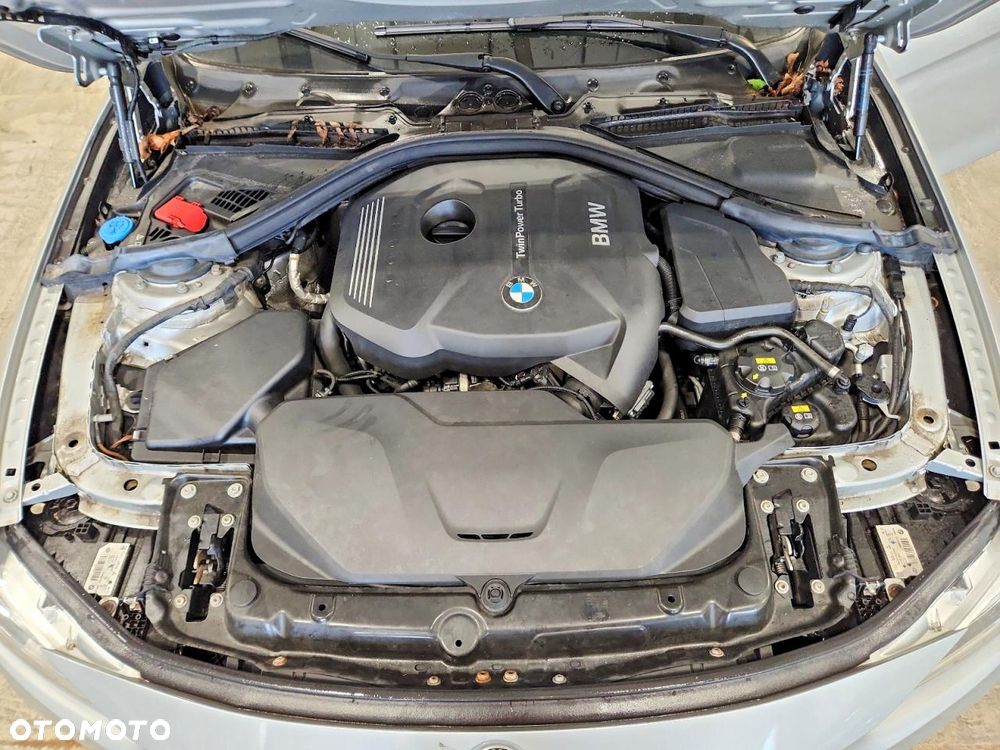 BMW Seria 3 330i xDrive Sport Line - 10