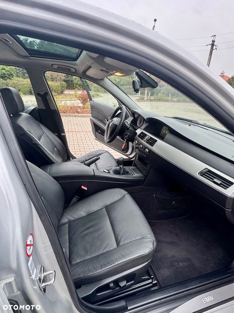 BMW Seria 5 525i - 12
